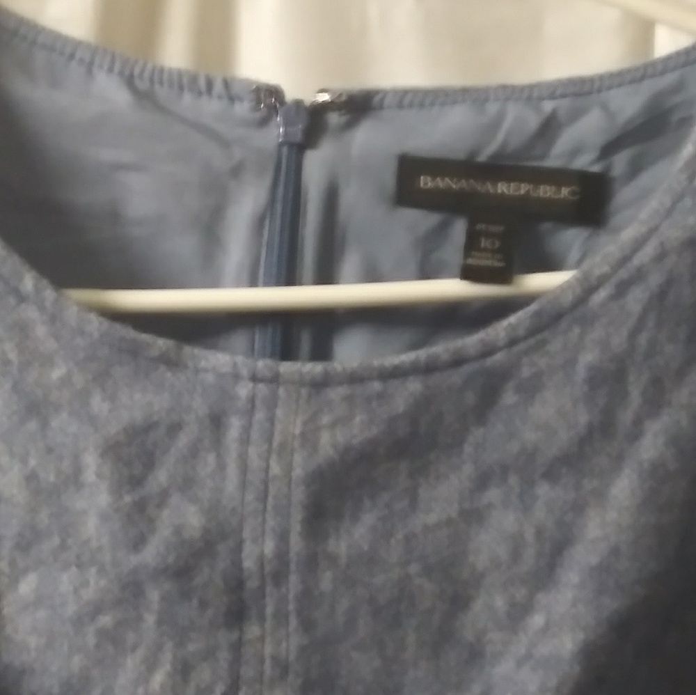 Banana Republic Light Blue Wool Classic Short-Sleeve Sheath Dres, Size 10 GUC